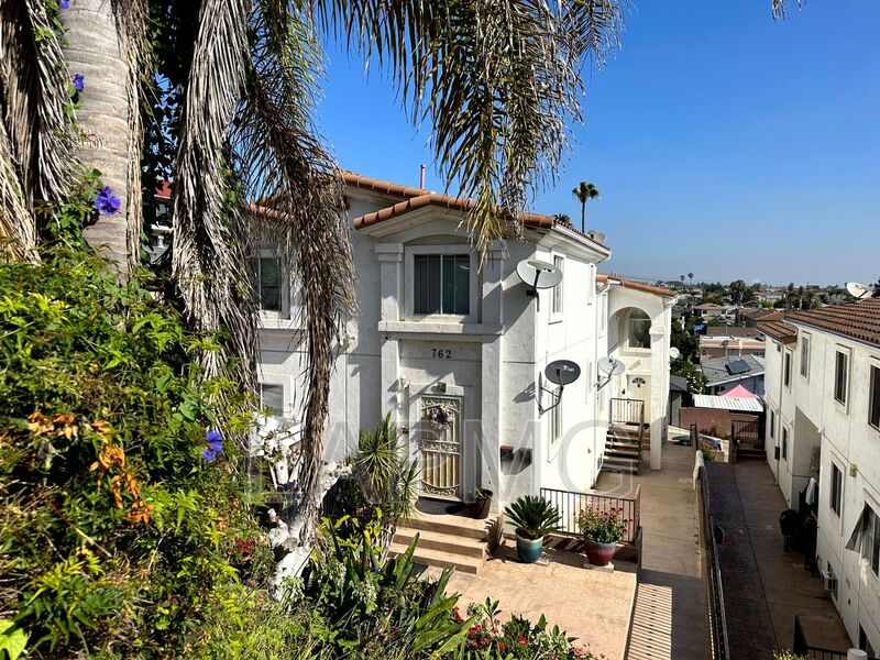 San Pedro House: 762 W. 21st St.
