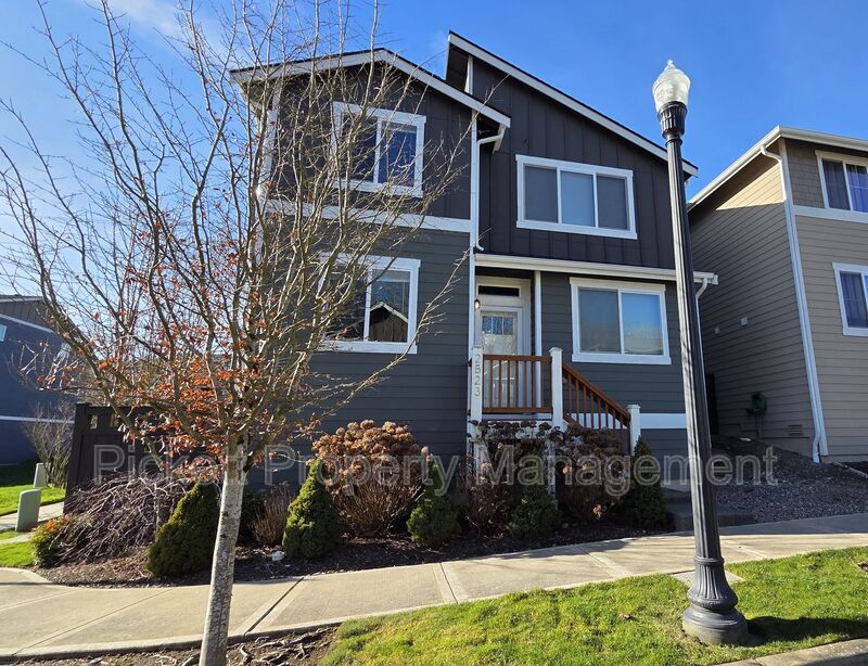 Bremerton House: 2523 Filbert Ave