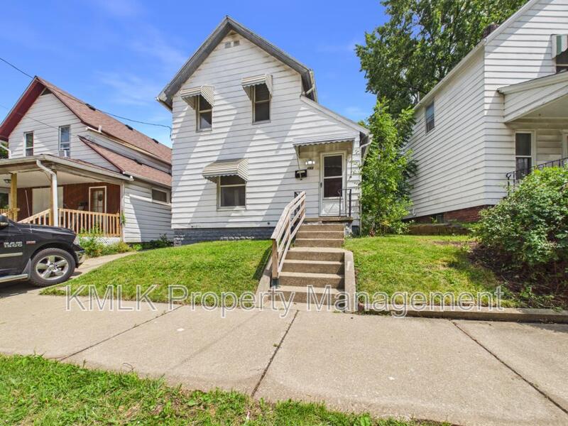 Akron House: 183 N Union St