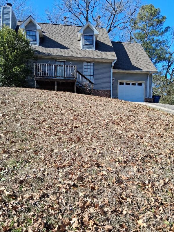 Alabaster House: 1757 Tahiti Lane