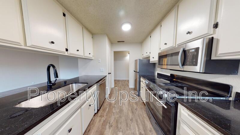 Red Bluff Condo: 905 Lakeside Dr