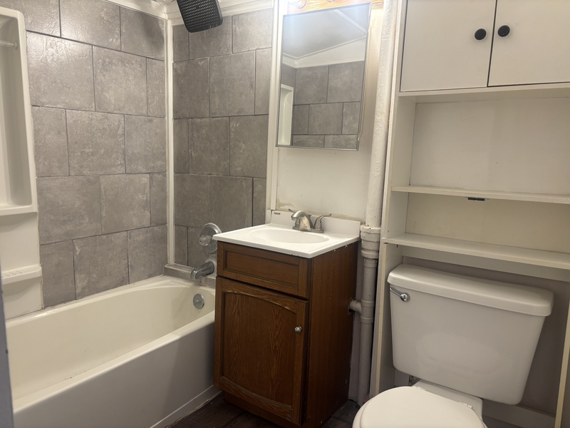 Cedar Rapids Condo: 527 9th Street Southwest - Lower