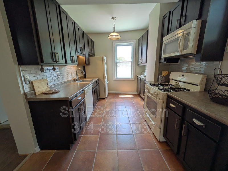 St. Louis House: 1928 Arsenal St.