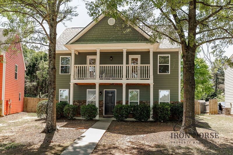 Athens House: 336 Bridgewater Cir