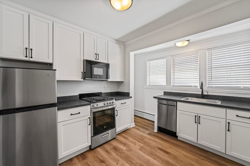 South Glens Falls House: 35 Saratoga Ave