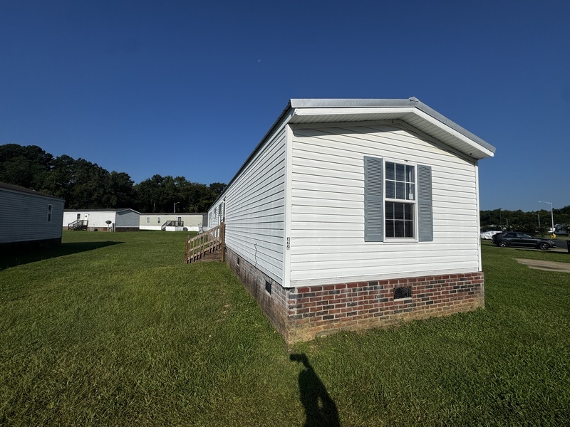 Fayetteville House: 428 Starlit Drive