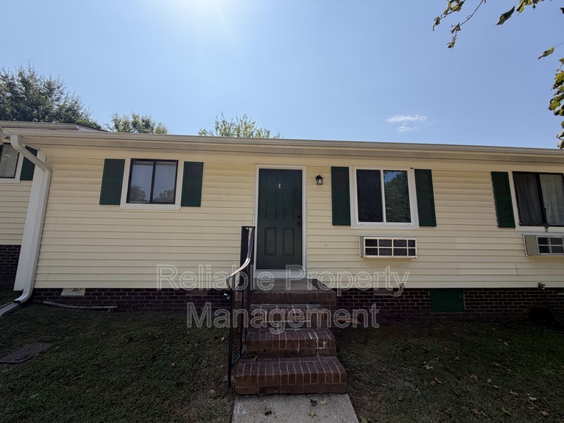 Clayton Condo: 430 S Smith St