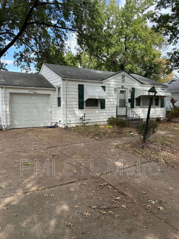 St. Louis House: 1241 Avant Dr