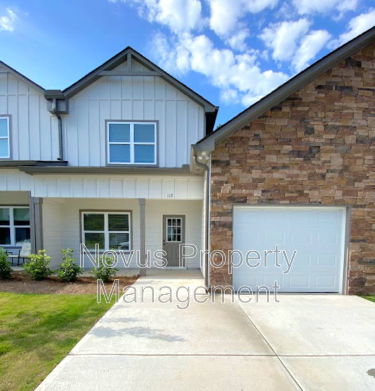 Bremen House: 108 Crest Pointe