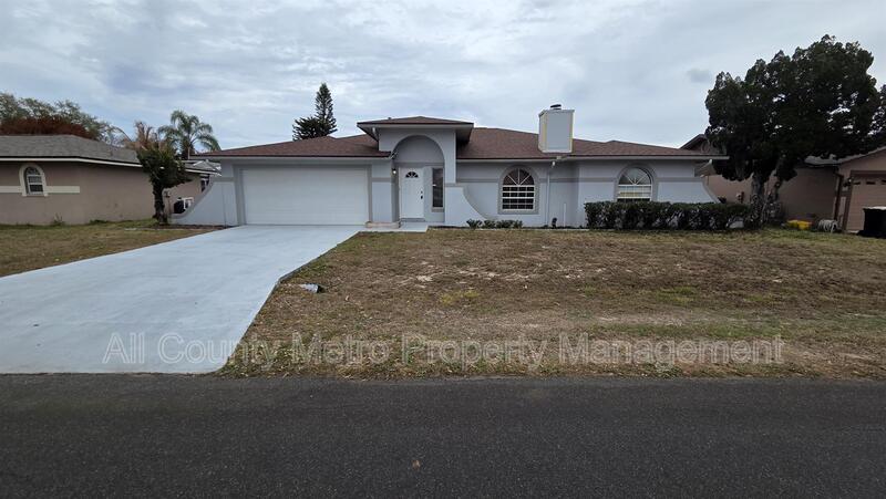 Winter Haven House: 261 Daisy Estates Dr.