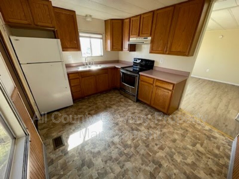 Laramie House: 954 N. McCue Lot