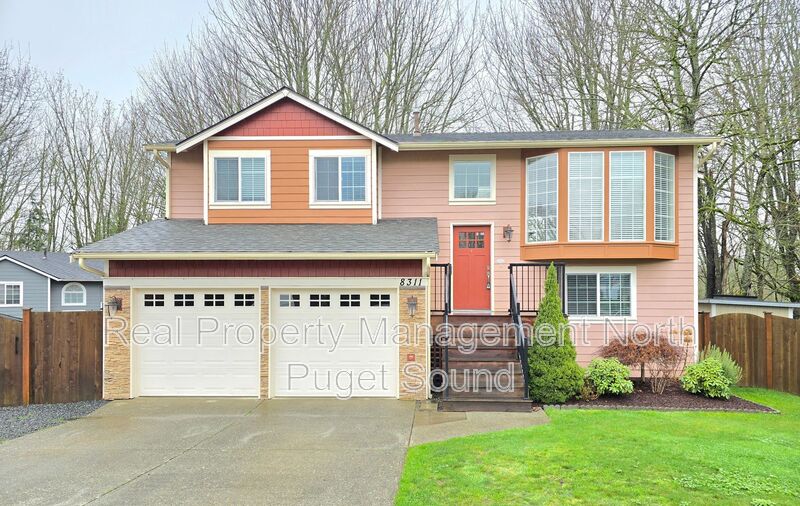 Lake Stevens House: 8311 15th Pl NE