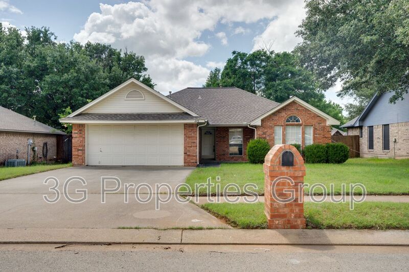 Aubrey House: 215 Linda Street