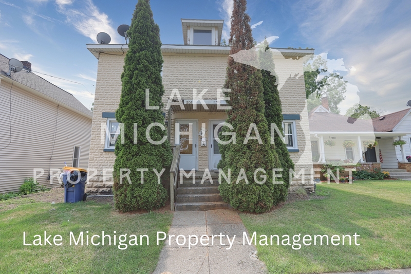 Grand Rapids Condo: 1206 4th Street Northwest