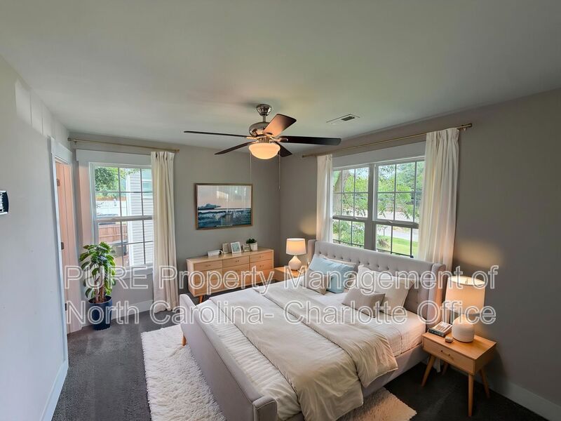 Gastonia House: 1204 W. Airline Ave