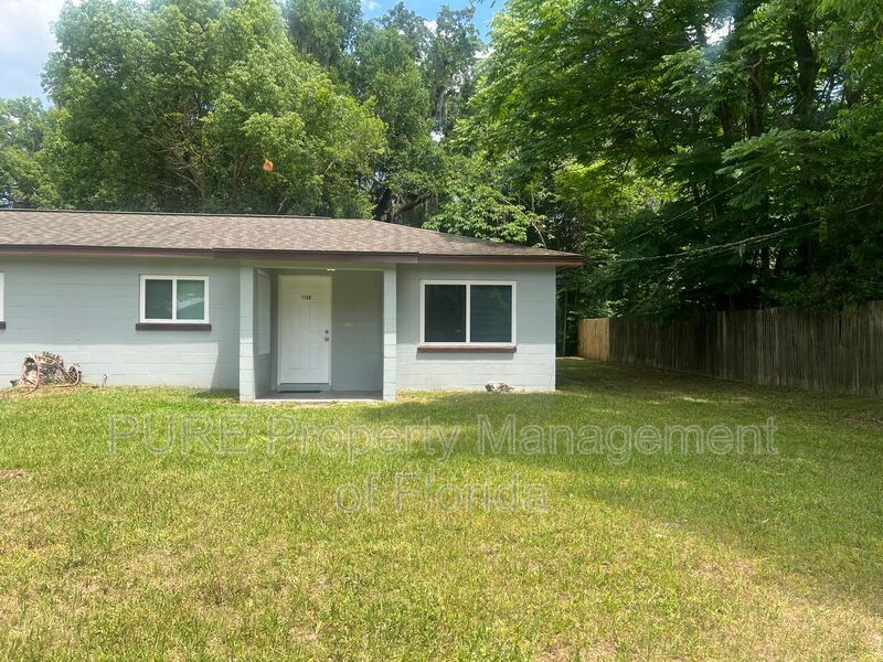 Ocala House: 1135 NE 9th Avenue