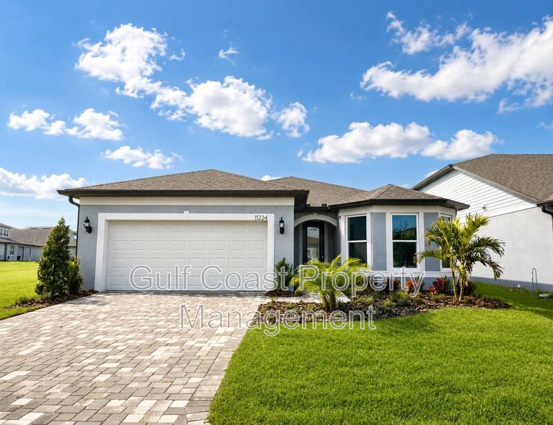 Parrish House: 11224 Shoreline Trail