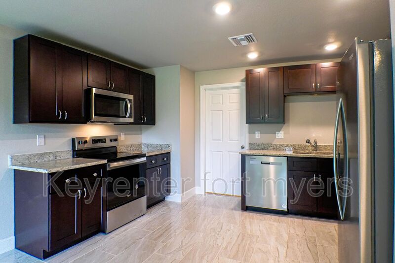 Fort Myers House: 1787 Maryland Ave
