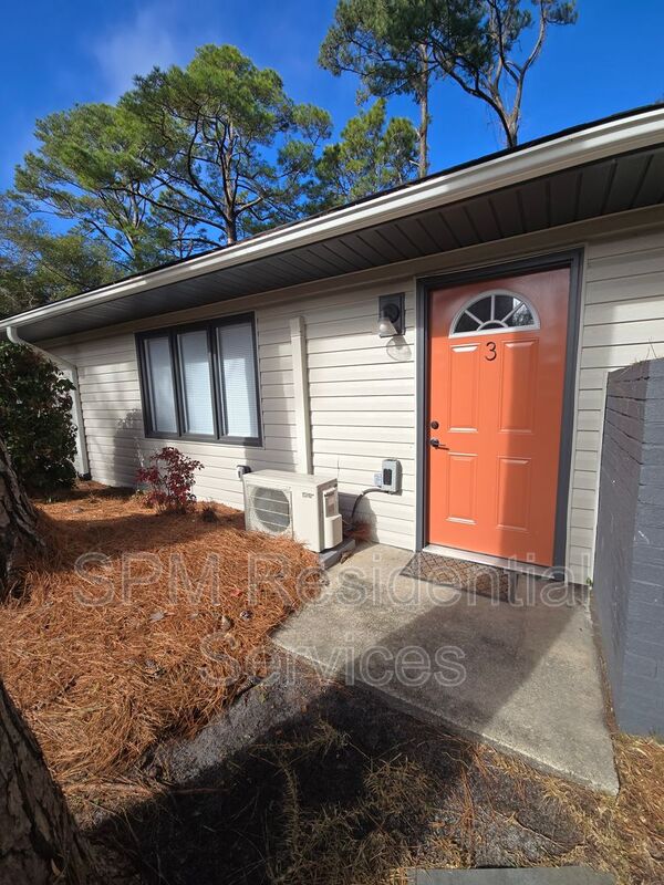 Southport Condo: 1330 N Howe St