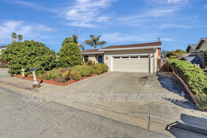 Santa Cruz House: 934 Corcoran Avenue