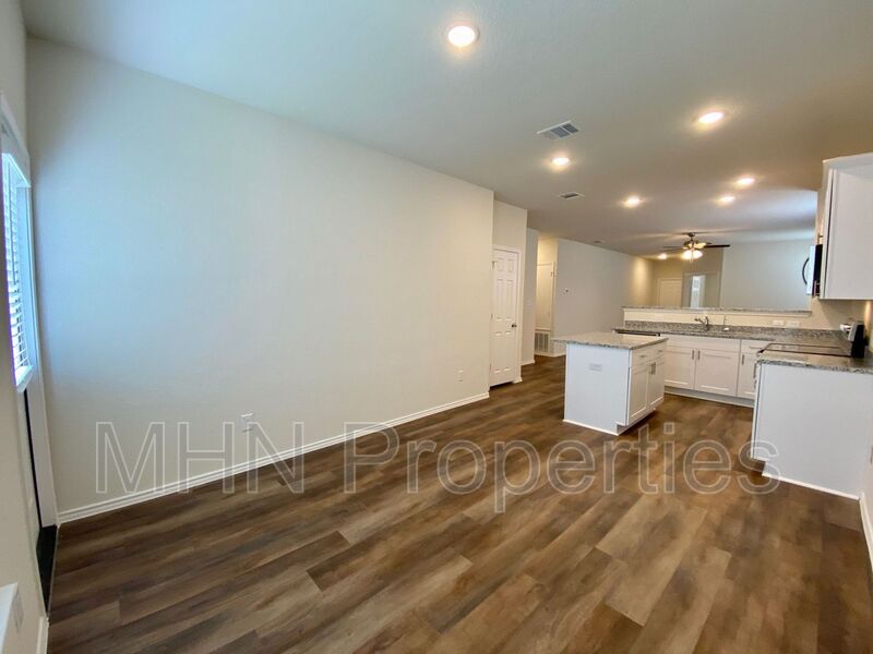 *First Time Rental, 6 months rental option available*  3 bed/2 bath BRAND NEW BUILD home, located in Seguin! - Photo 9