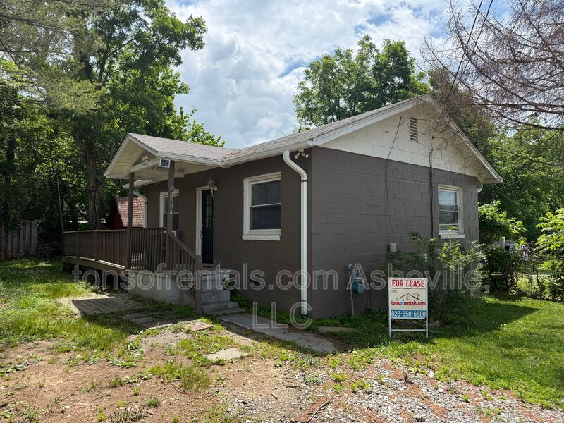 Arden House: 2604 Hendersonville Road