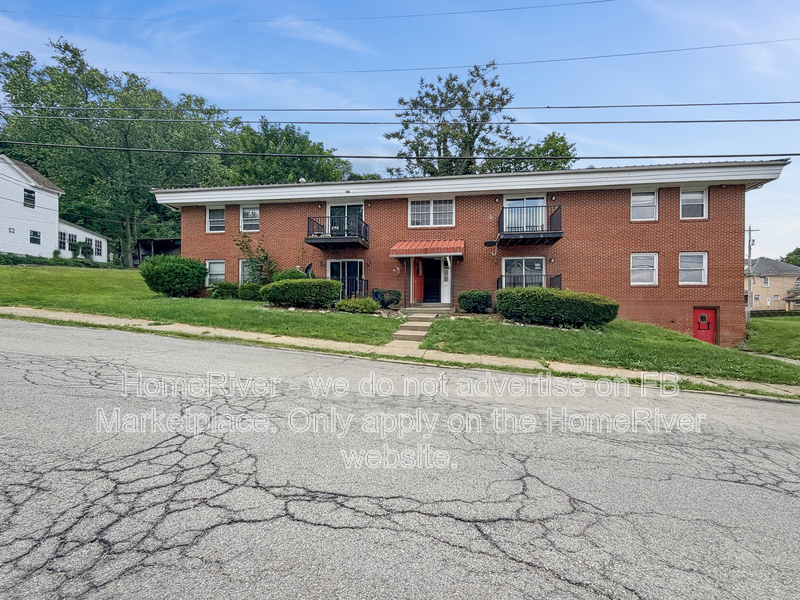 Ellwood City Condo: 901 Crescent Ave
