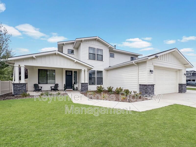Middleton House: 2119 Savoy Ct