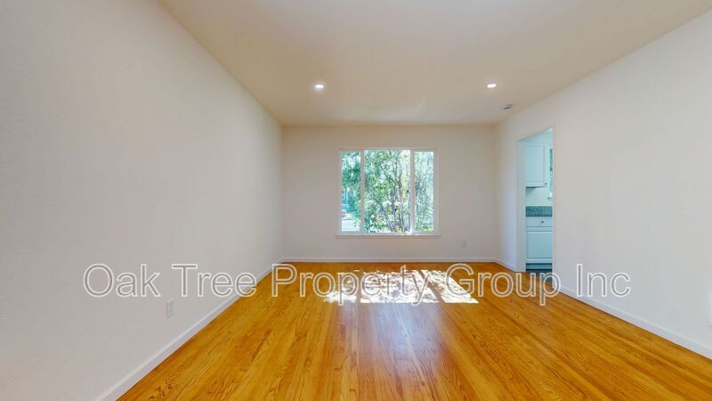 Alameda House: 2057 Central Ave