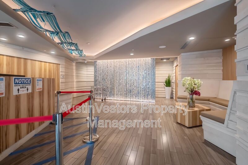 Austin Condo: 300 Bowie St