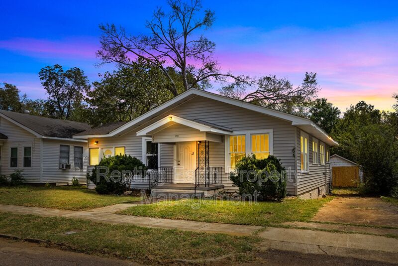 Birmingham House: 1757 48th Street Ensley