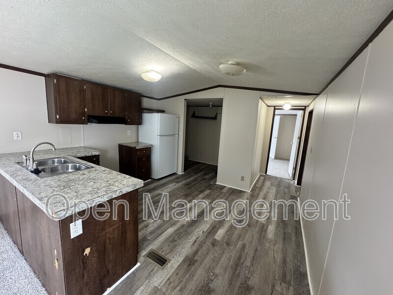 Jackson House: 301 Mantle Ave