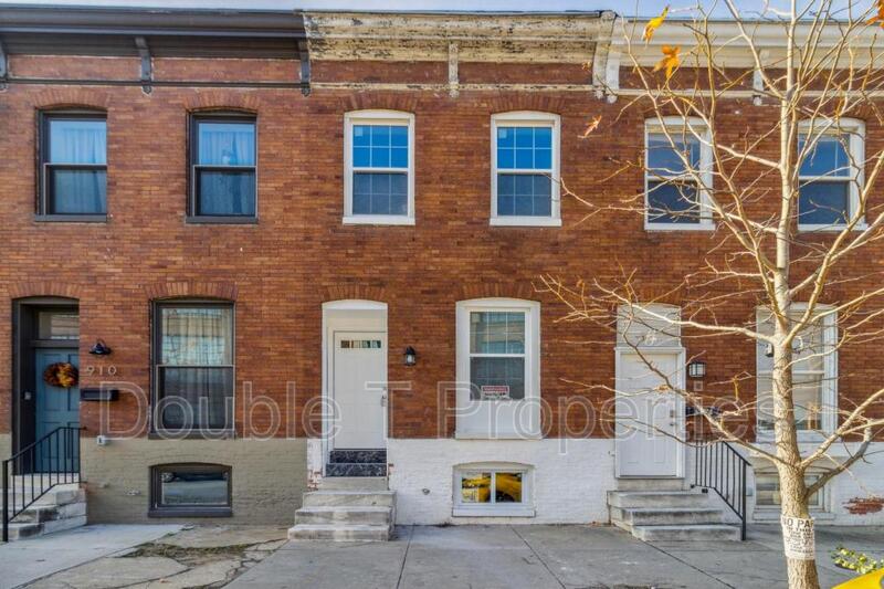 Baltimore Townhome: 912 N Milton Ave