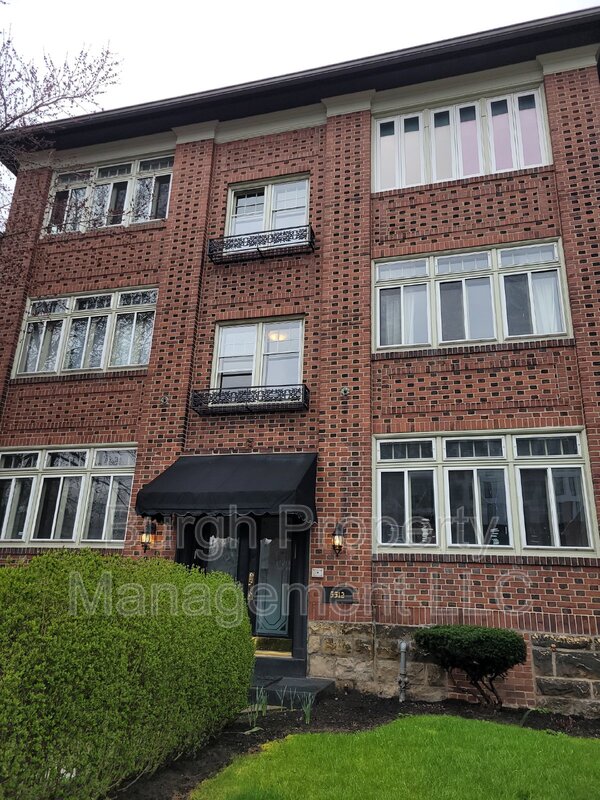 Pittsburgh Condo: 5512 Centre Ave