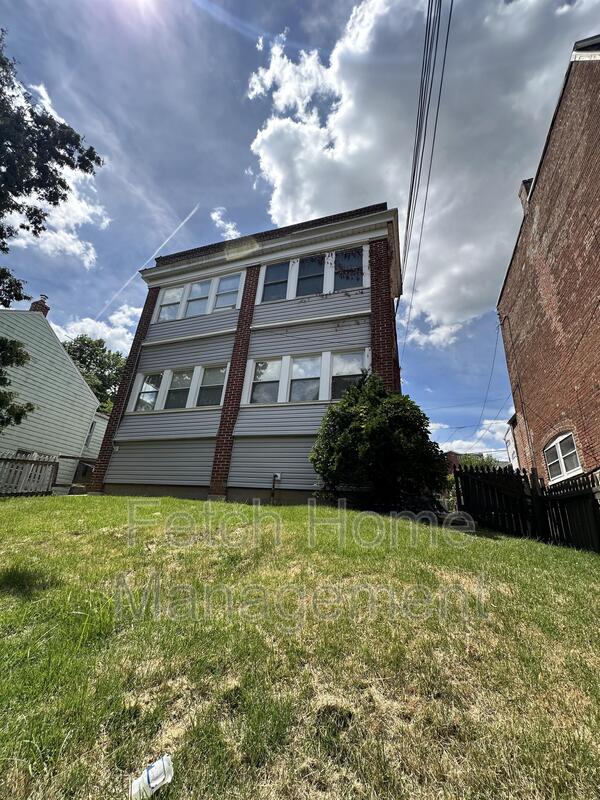 Lancaster House: 431 Fremont Street