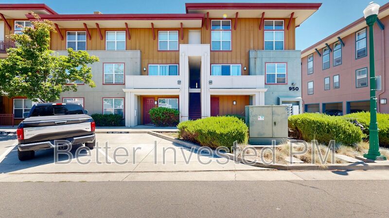Santa Rosa Condo: 950 Campoy St