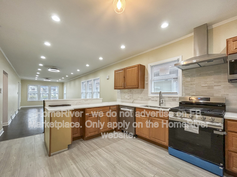 Chicago House: 10046 S Perry Ave