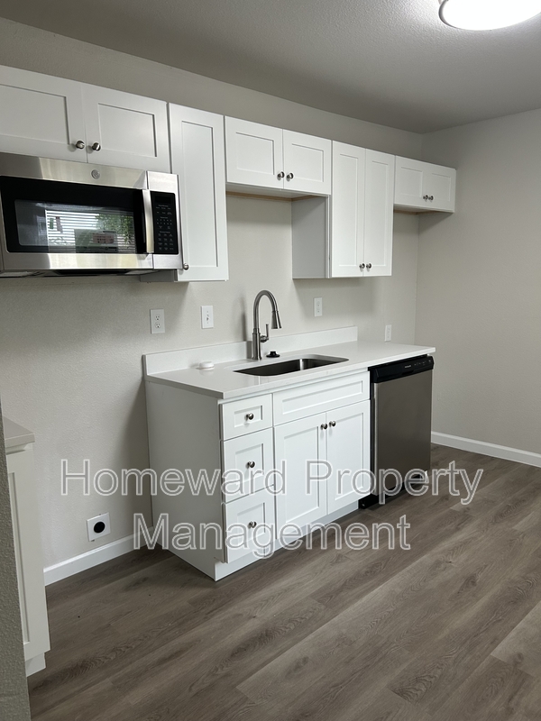 Dallas Condo: 407 North Justin Avenue - C