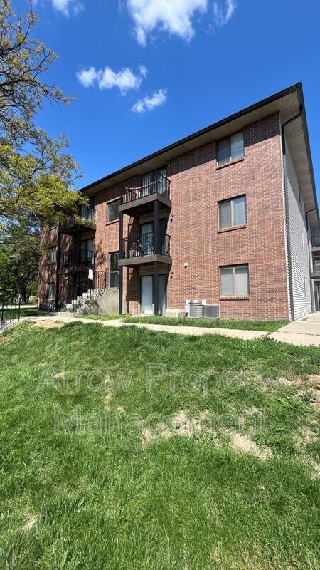 Lincoln Condo: 3405 Holdrege Street