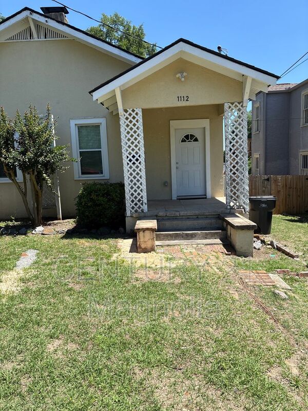 August House: 1112 Troupe Street