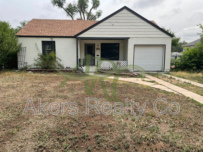 Pueblo House: 2210 Court St