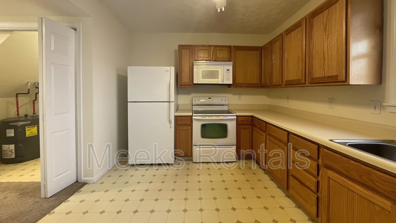 Hurricane Apartment: 246 Tacketts Branch Rd