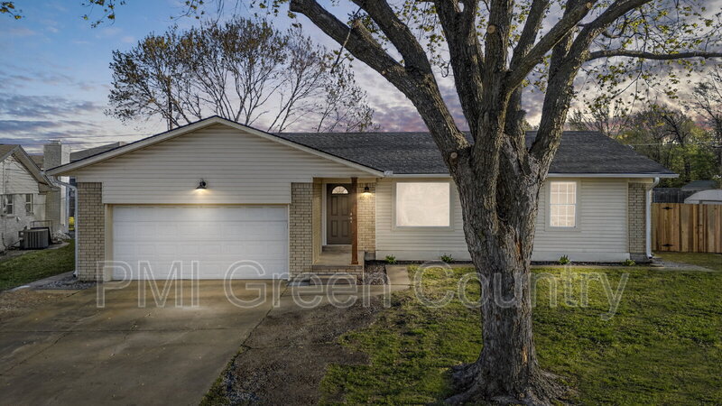 Broken Arrow House: 1601 South 1st Place
