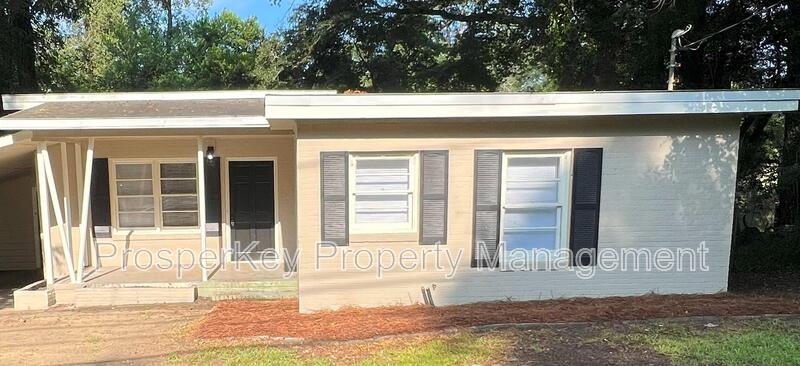 Columbus House: 905 Wright Dr