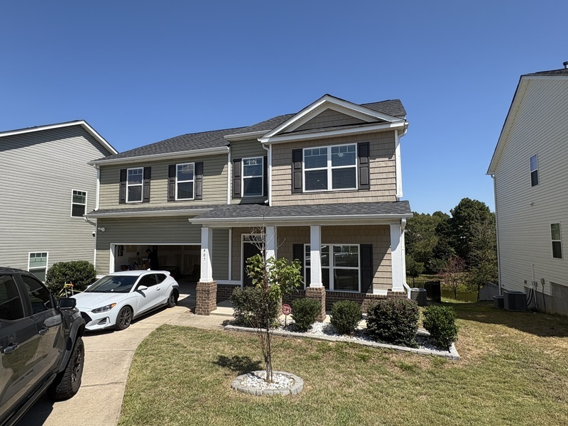 Columbia House: 407 Lakemont Dr