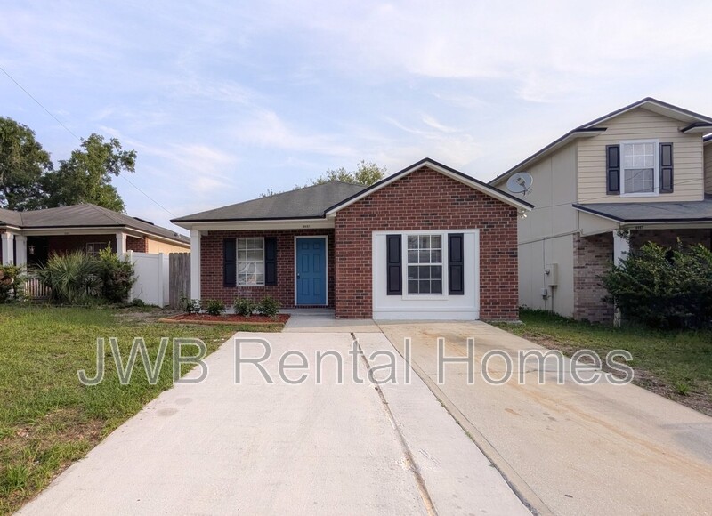 Jacksonville House: 8491 India Ave