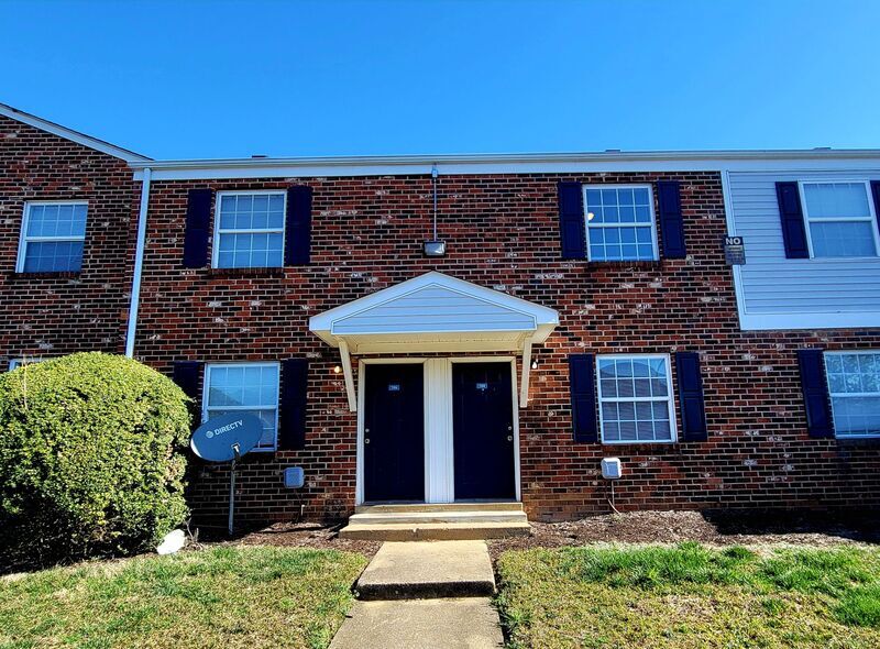 Richmond Townhome: 1707 Chicago Ave