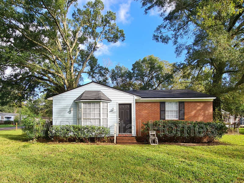 Jacksonville House: 3383 Sunnybrook Ave N