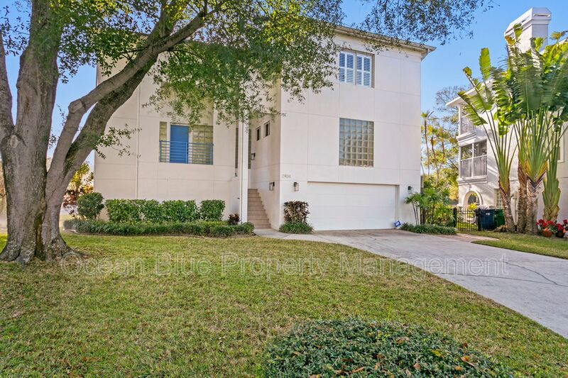Tampa House: 2904 N Shoreview Place