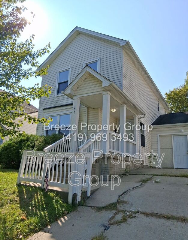 Youngstown House: 201 W Chalmers Ave